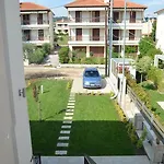 Lemon Front Apartment, Apartment *