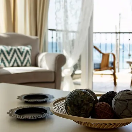 Lemon Front Apartment,